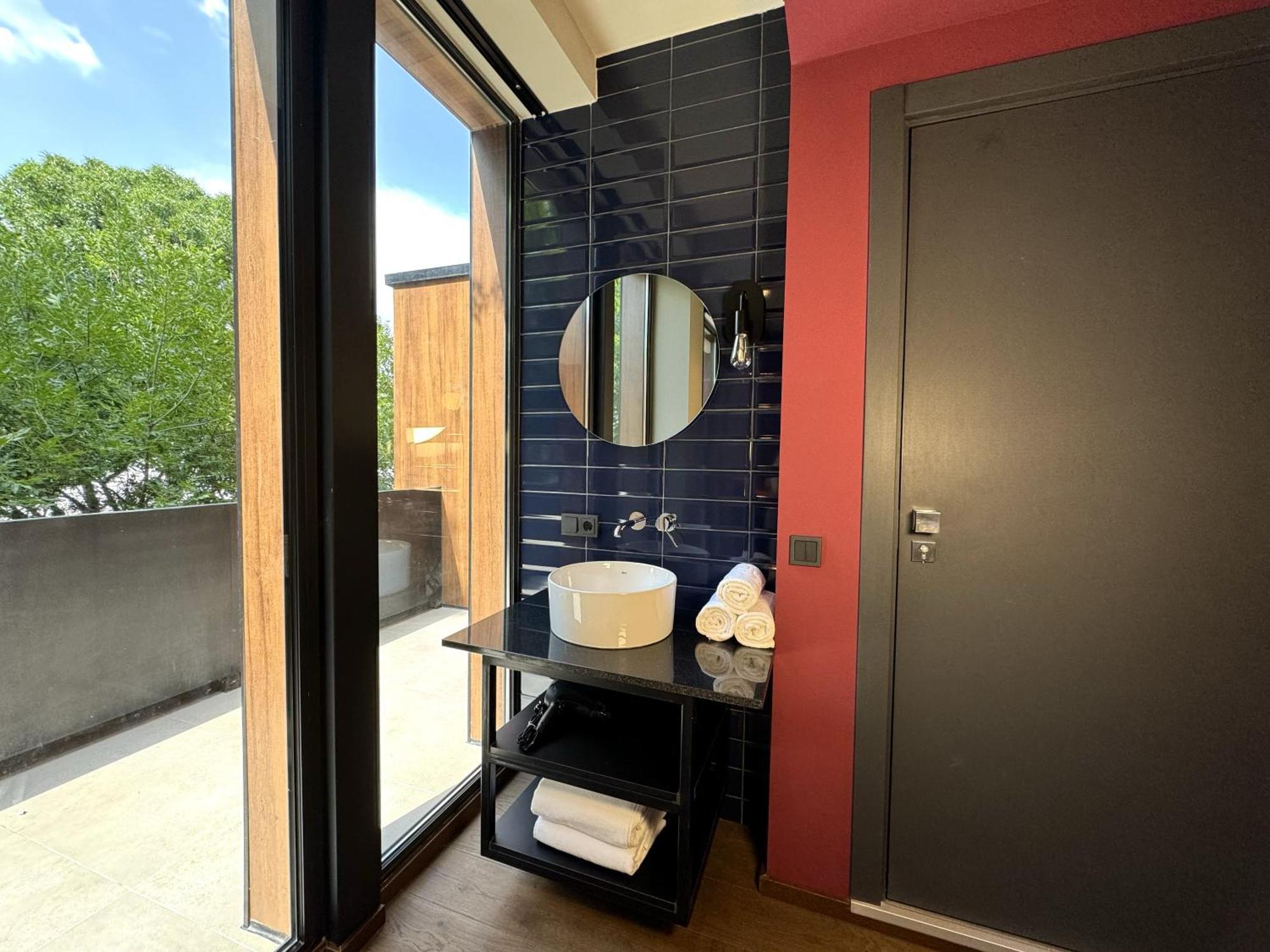 Tbilisi Edition - Design Hotel & Private Spa Bagian luar foto
