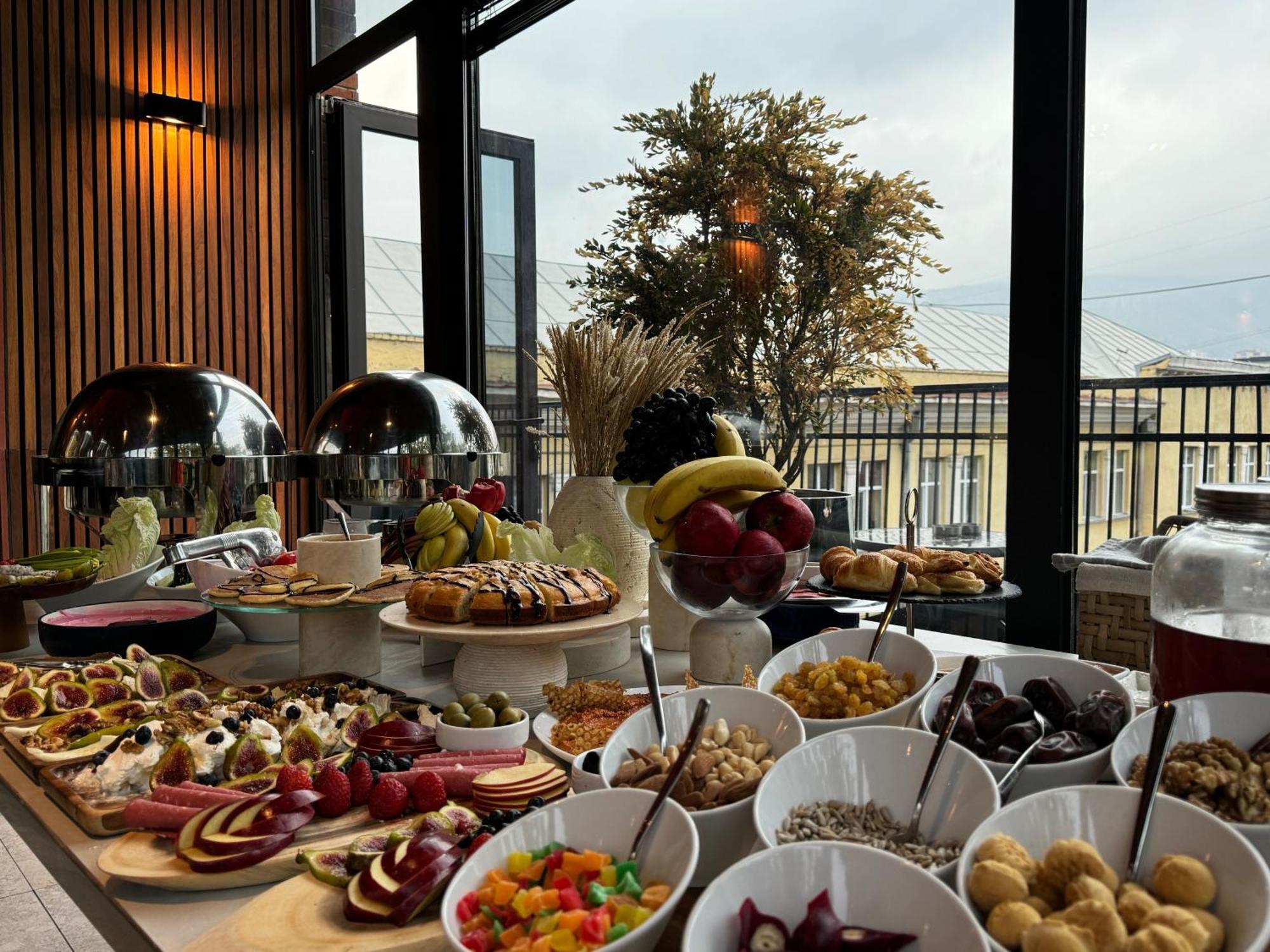 Tbilisi Edition - Design Hotel & Private Spa Bagian luar foto